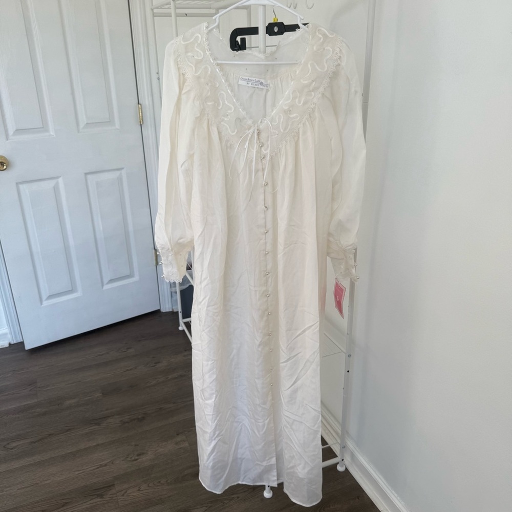 NWT Vintage Queen Anne Lace By Eileen West Full Length Sheer Nightgown Dress